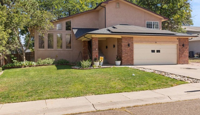Stylish 4 level home in a quiet safe neighborhood nestled in a cul-de-sac.