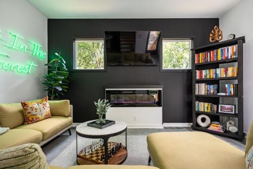 Stylish 4BD-4BA Summerhill Getaway Near Beltline