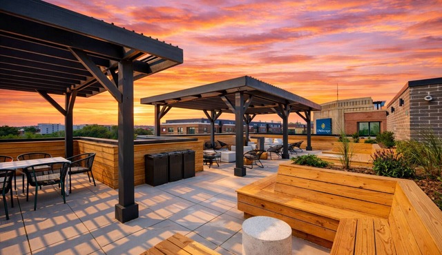 Stylish 4BR/3BA South Loop Stay Near McCormick Place & Soldier Field