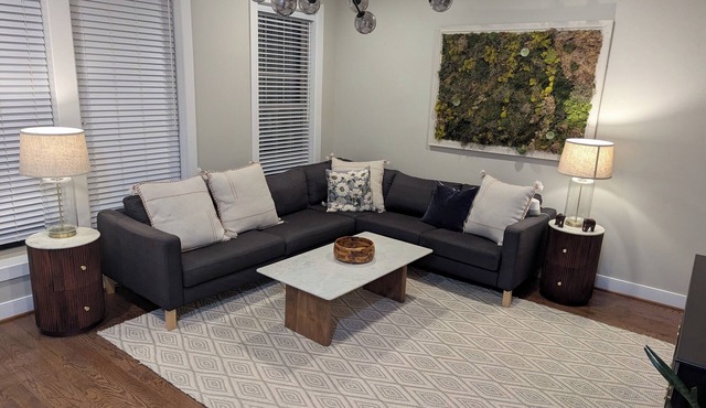 Stylish 4BR/3BA Townhome in Crown Gaithersburg, Walk to Rio, Pool, & Restaurants