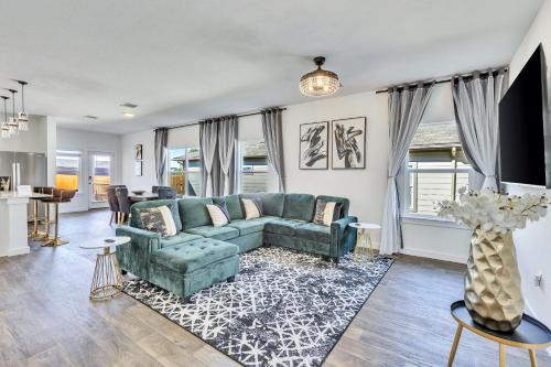 Stylish 4BR Family Home with Game Room and Backyard