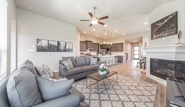 Stylish 4BR Home in Sienna｜Work-from-Home Ready｜Secure Backyard Escape#41138