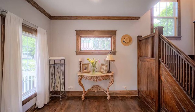 Stylish 4BR Home Relaxing Manhattan, IL Retreat