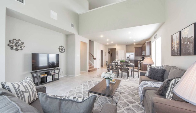 Stylish 4BR Retreat｜Pet-Friendly｜Secure Yard & Home Office｜Flexible Leasen#41144