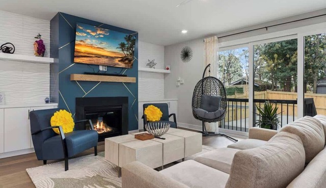 Stylish 4BR w/Gym & Patio Near North Hills