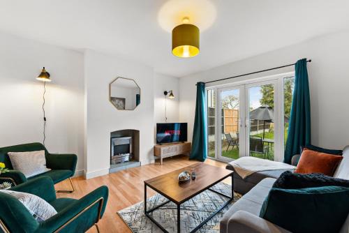 Stylish 5 Bed in Peak District Gem - Games Rooms