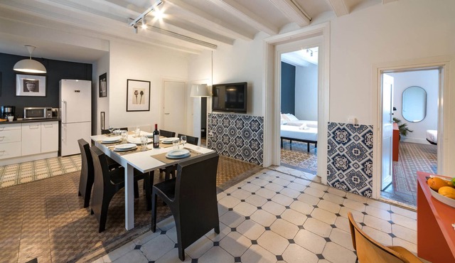 Stylish 5 bedroom apartment for monthly stays