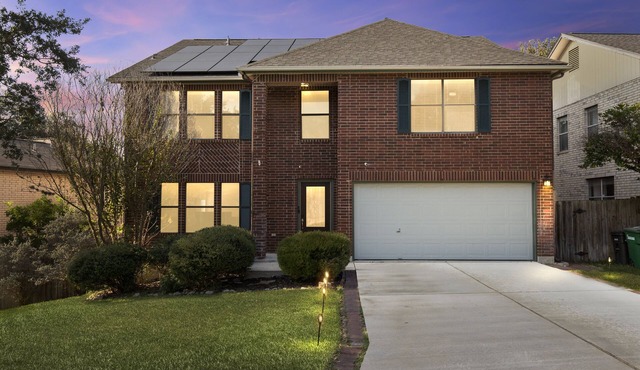 Stylish 5 Bedroom House in San Antonio | Game Room