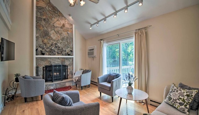 Stylish 5Bd Home Near Beach & Base