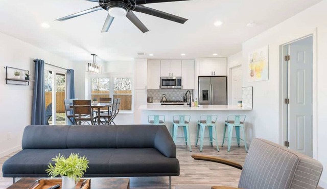 Stylish 5bd SE Austin Escape
