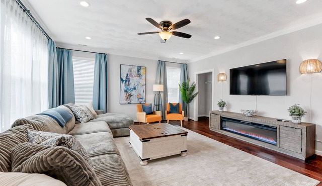 Stylish 5BR Beach Home Sleeps 10 Family Ready