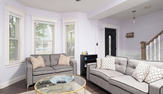 Stylish 6-Bedroom Home Near Boston – Dual Units, Yard & Parking Included!