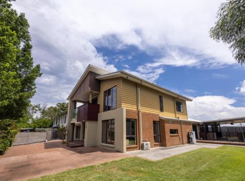 Stylish 6BR Family friendly House Stretton