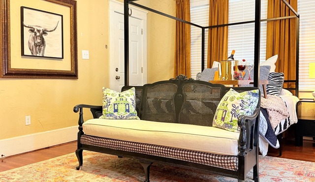 Stylish Abilene Home - Berry Suites