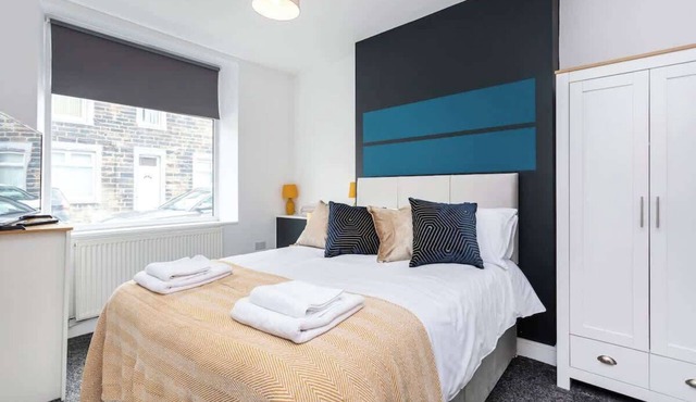 Stylish & Affordable home in Burnley with Parking