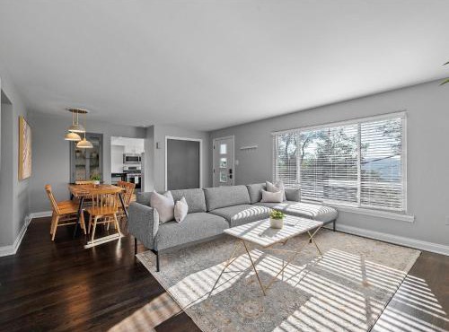 Stylish and Bright 3Bd Home, Amazing Deck, Game Room, Free Parking
