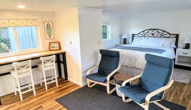 Stylish and Bright-Downtown