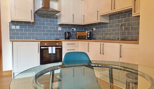 Stylish and chic lodge, perfect for romantic getaways.