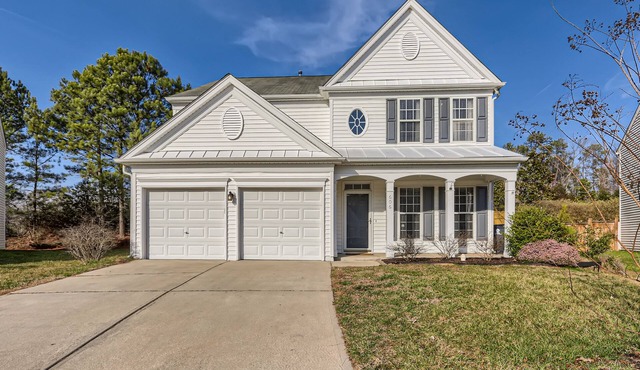 Stylish and Cozy Home - 5 miles to RTP Triangle Park & RDU Airport