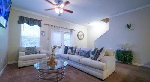 Stylish and cozy townhome!