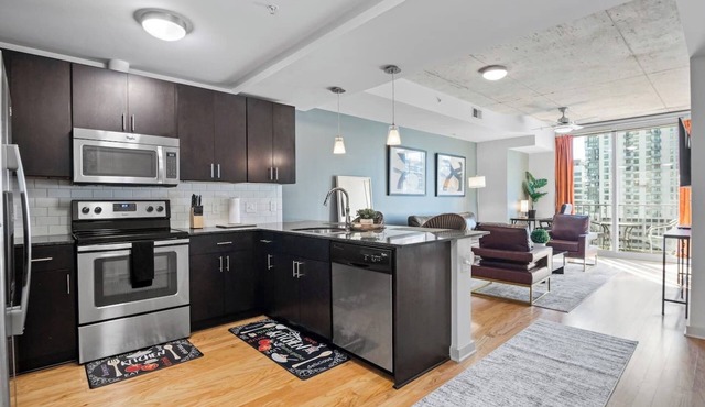 Stylish and great location for business travelers, medical professionals or anyone looking to relax in the Urban Oasis of Midtown.