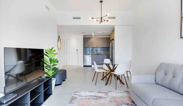 Stylish and Modern 1BR | Resort-Style Amenities