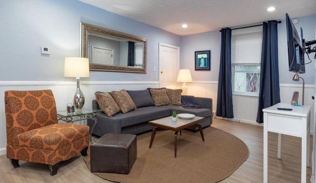 Stylish and Refined with Easy City Access