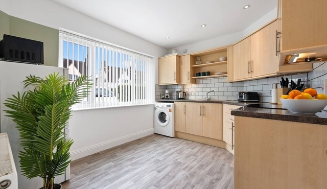 Stylish and Spacious 5-bedroom apartment