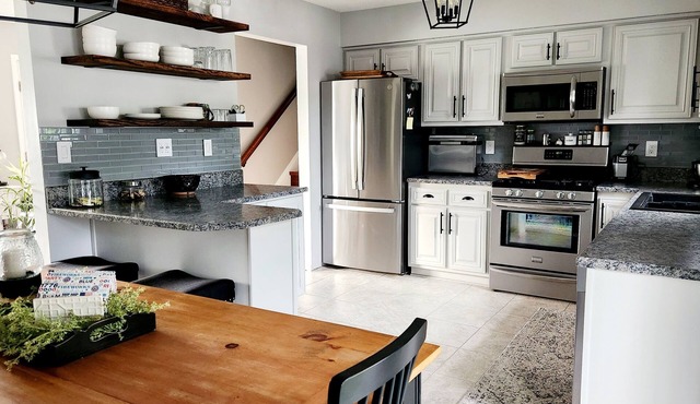 Stylish and Spacious 3 bedroom home located 3.4 mi from downtown Erie, PA