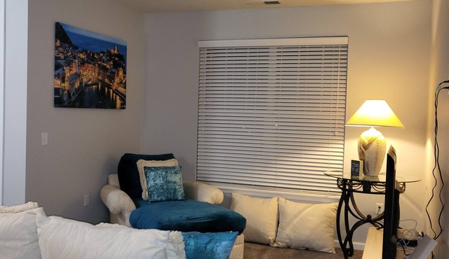 Stylish and Spacious, Close to the Hospital