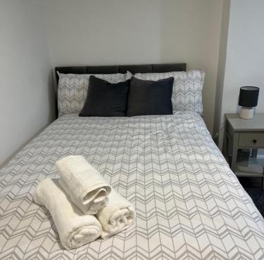 Stylish and Spacious Wi-Fi Smart TV Tea and coffee