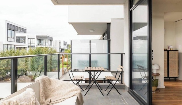 Stylish apartment close to amazing Melbourne offerings.