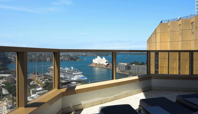 Stylish Apartment In The Rocks with City view