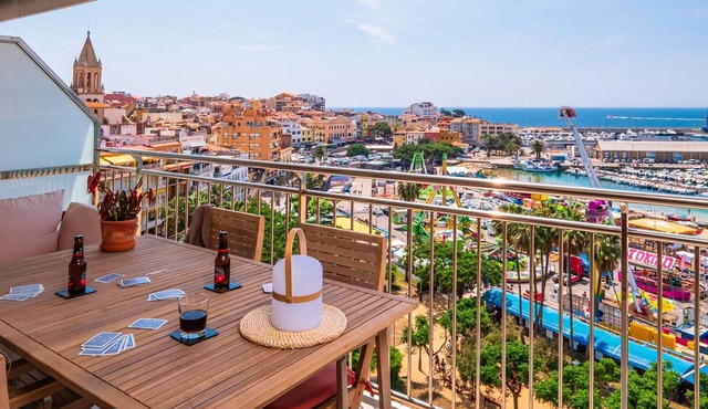 Stylish Apartment in Palamós - Near Sea with Parking