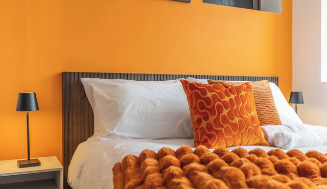 Stylish Apartment | Long Stays | Parking | Close to Birmingham | Pool Table