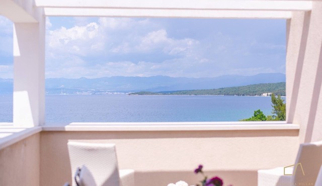 Stylish apartment Luce 3* by the sea on Krk