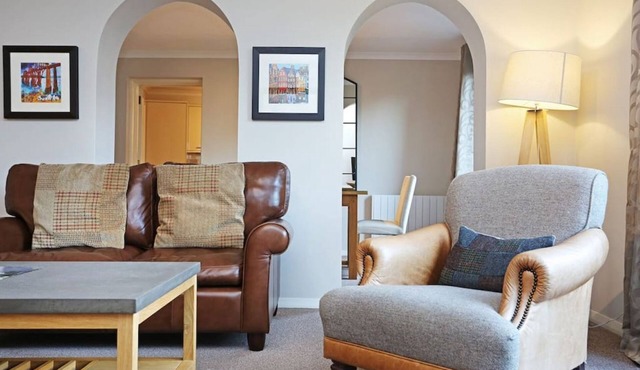 Stylish Apartment near Dean Village with Parking
