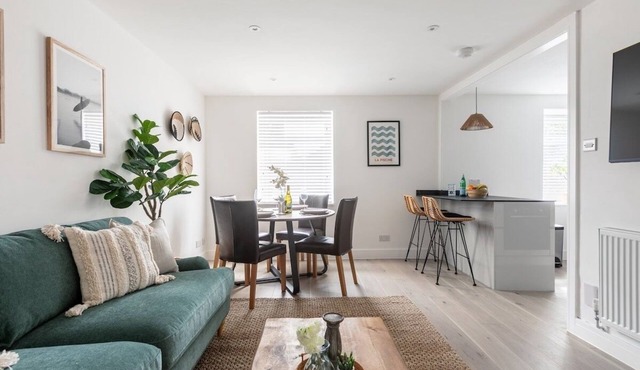 Stylish apartment private parking