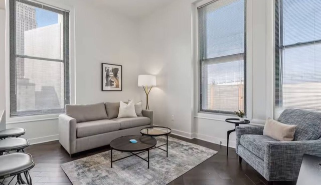 Stylish Apartment w/Kitchen & Laundry in Iconic Union Station Downtown | 4 Units