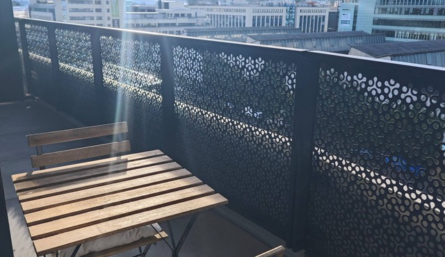 Stylish Apartment with Balcony in Stettbach – Perfect Zurich Stay
