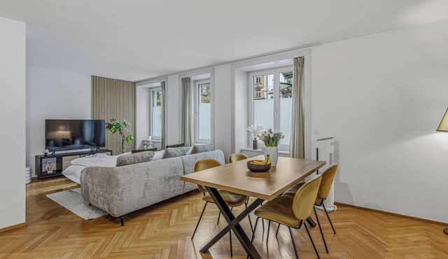 Stylish Apartment with Fast WiFi – Steps from City Center
