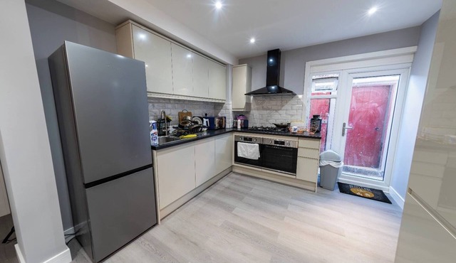 Stylish Apartment with Private Room and Facilities