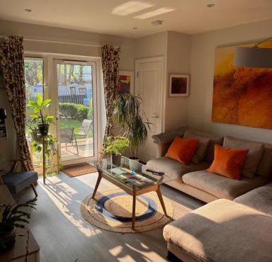 Stylish Art Apartment with Canal