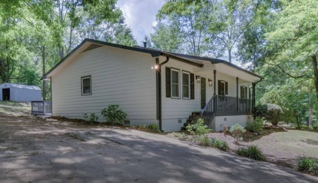 Stylish Athens Getaway Family & Pet Friendly