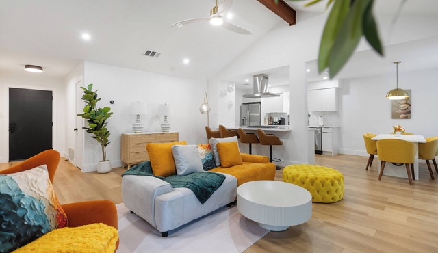 Stylish Austin Escape – 4BR, 2BA, Minutes from Domain & Q2 Stadium