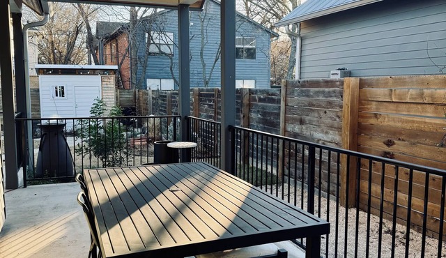 Stylish Austin Home of a Local Creative Entrepreneur – Pet-Friendly!