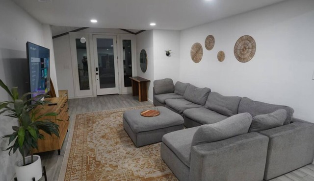 Stylish Austin Retreat. Private Home Near DT ATX!