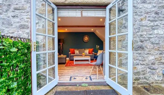 Stylish Bakewell Cottage with Free Parking - Pass the Keys