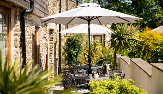 Stylish Barn Conversion, Hot Tub & EV charger - An ideal family and friends get away