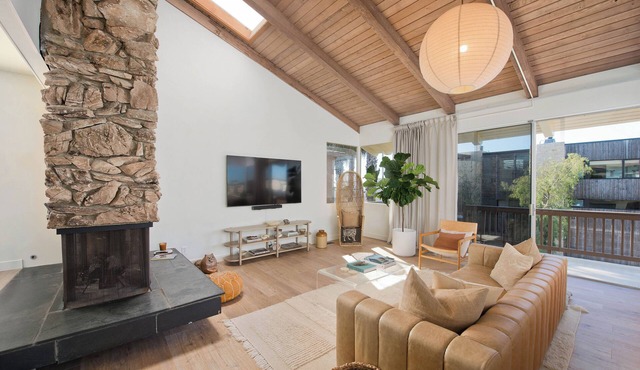Stylish Beach House*Ocean Views*Parking*Beach Gear